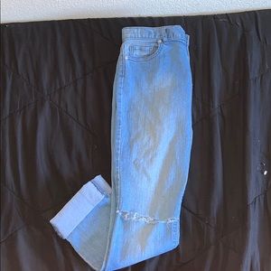 Woman’s cropped jeans